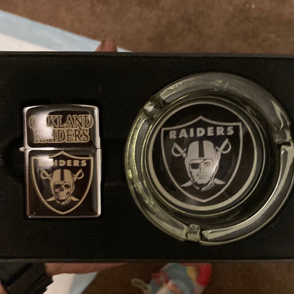 Oakland Raiders zippo and ashtray